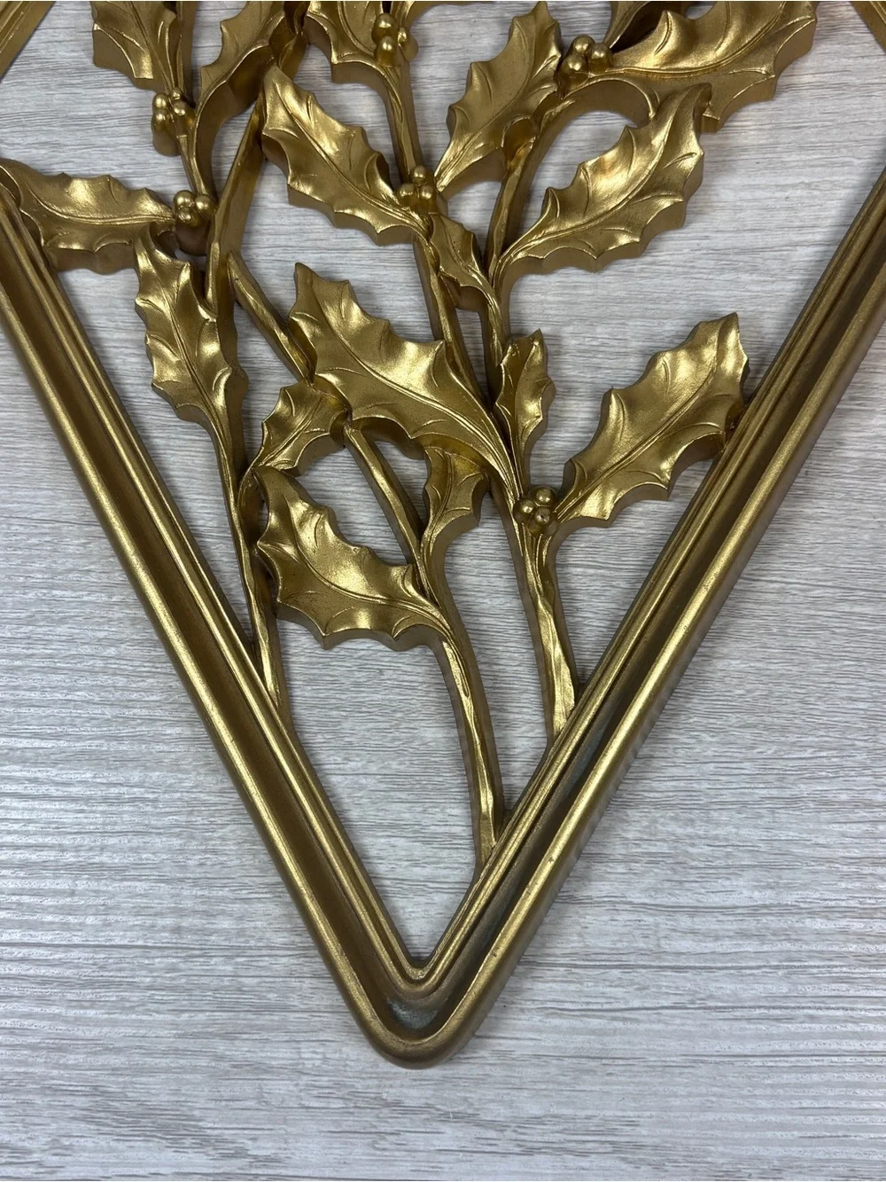 Vtg Syroco Inc Made In USA Mid Century Wall Diamond Plaque Winter Holly 60s